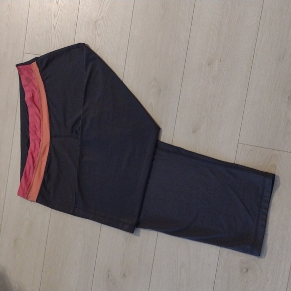 PLUS Charcoal Gray, Pink & Orange Thick Band Cropped Yoga Athletic Leggings!! - Picture 1 of 5